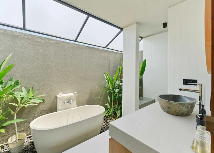 Villa Casa Moonflower Cozy 2br Pool In Uluwatu
